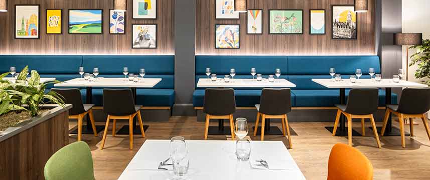 Holiday Inn Leicester - Dining Tables