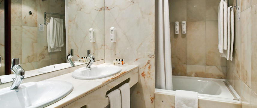 Holiday Inn Lisbon Continental - Executive Bathroom