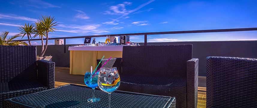 Holiday Inn Lisbon - High View Bar Tables