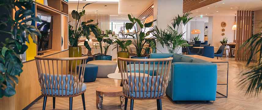 Holiday Inn Lisbon - Lobby