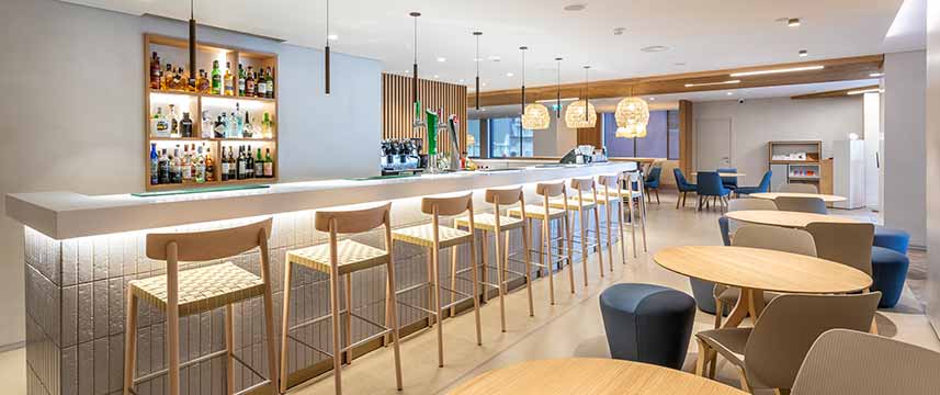 Holiday Inn Lisbon - Lobby Bar