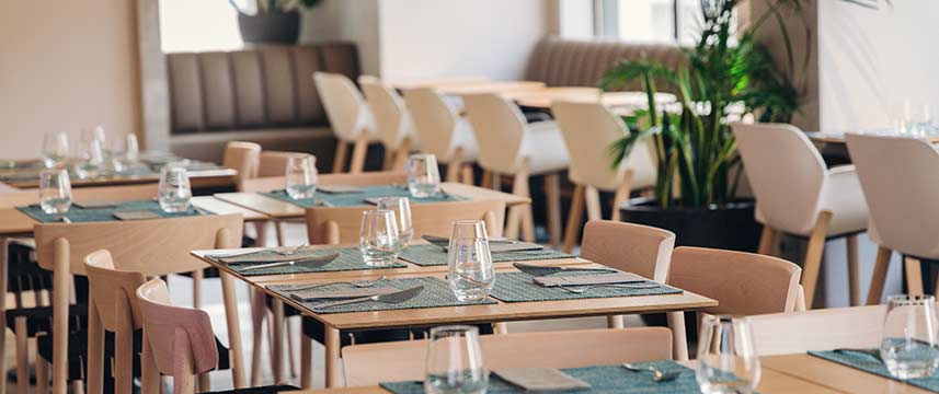 Holiday Inn Lisbon - Lobby Dining