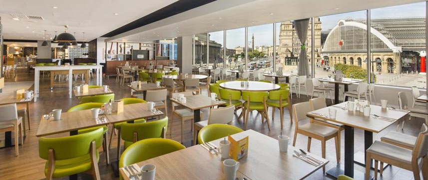 Holiday Inn Liverpool City Centre - Breakfast Tables