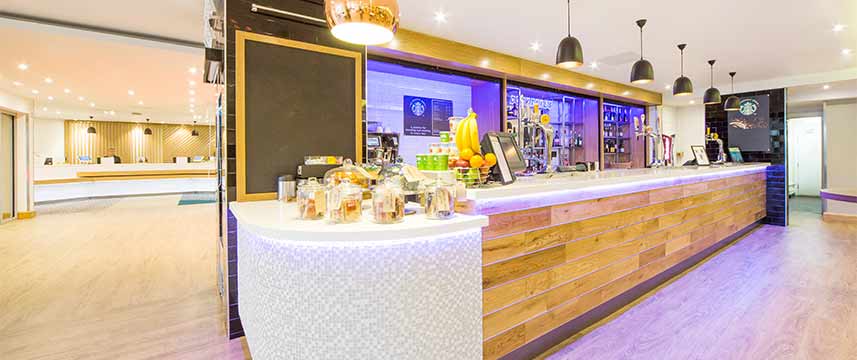 Holiday Inn London - Gatwick Airport - Lobby Bar