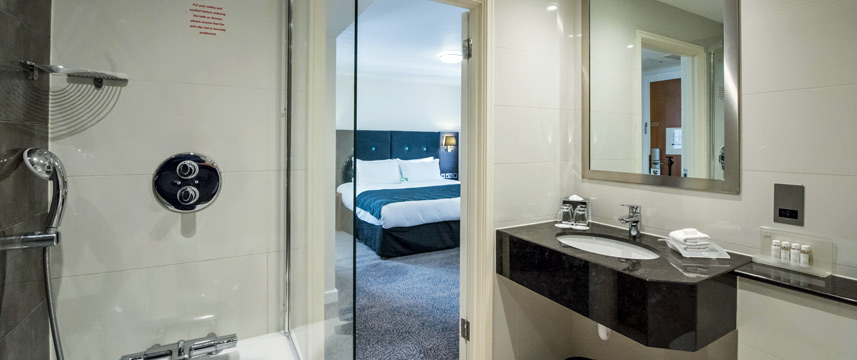 Holiday Inn London Kensington - Executive Bathroom