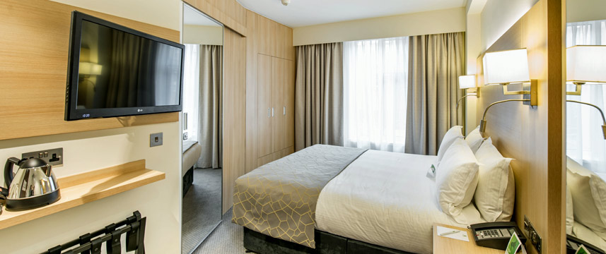 Holiday Inn London Kensington - Standard Double Room