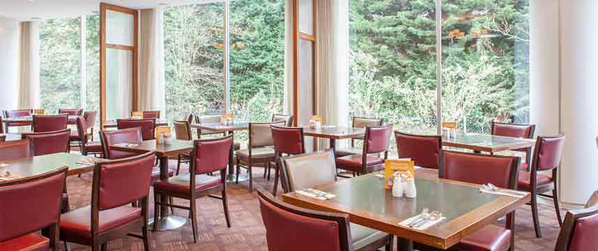 Holiday Inn London Shepperton - Breakfast Tables