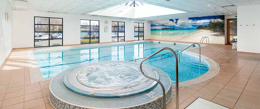 Holiday Inn London Shepperton - Pool