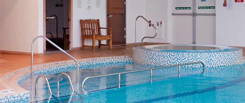 Holiday Inn London Shepperton - Pool Jacuzzi