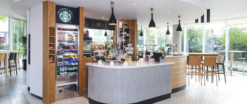 Holiday Inn London West - Coffee Shop