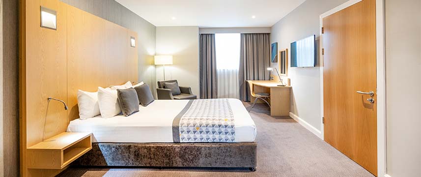 Holiday Inn Luton Airport - Accessible Room