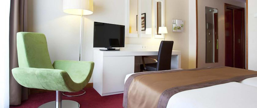 Holiday Inn Madrid Calle Alcala Bedroom Facilities