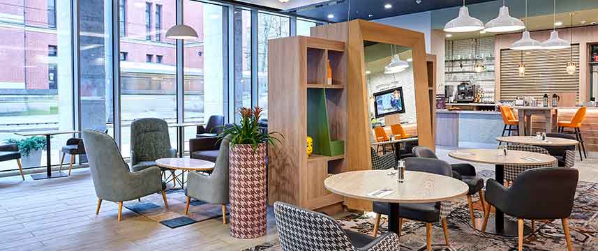Holiday Inn Manchester City Centre - Bar Lounge