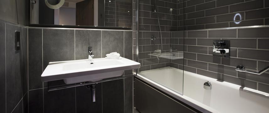 Holiday Inn Manchester City Centre - Bathroom