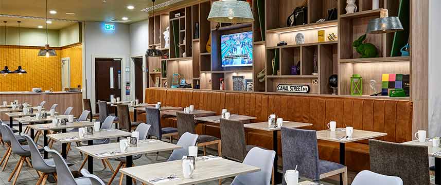 Holiday Inn Manchester City Centre - Breakfast Tables