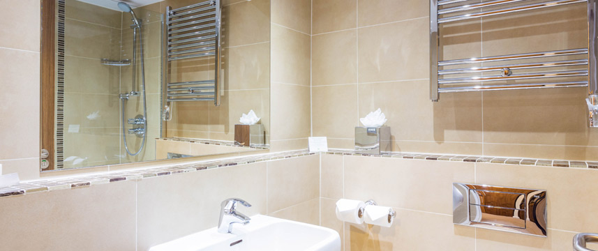 Holiday Inn Newcastle Gosforth Park - Bathroom