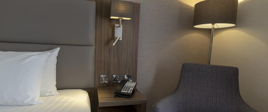 Holiday Inn Nottingham Castle Marina - Bedside