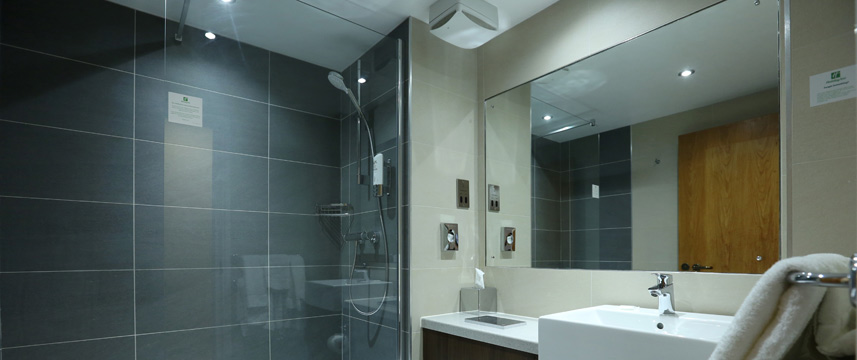 Holiday Inn Nottingham Castle Marina - Shower Room