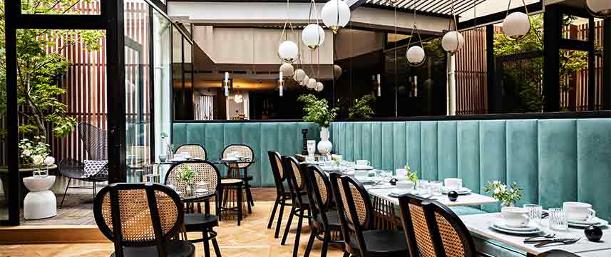 Holiday Inn Paris Palais de L Elysee Breakfast Tables