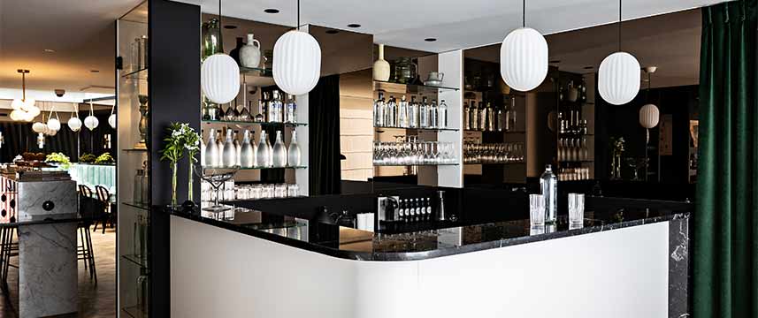 Holiday Inn Paris Palais de L Elysee Lobby Bar