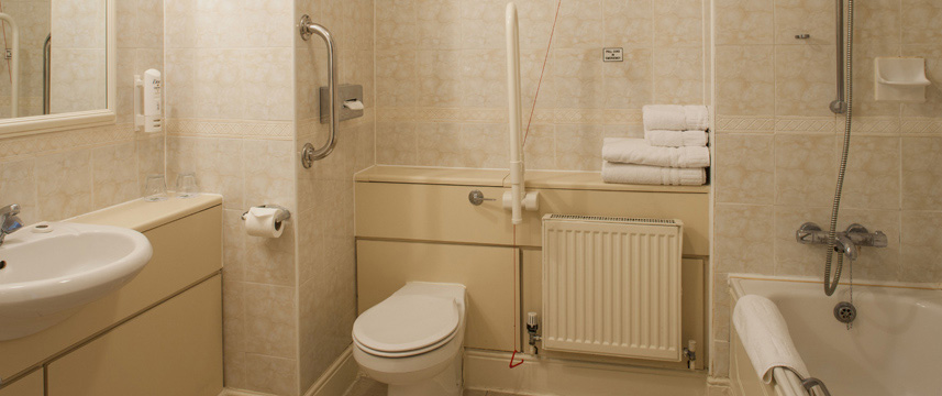 Holiday Inn Reading West - Accessible Bathroom