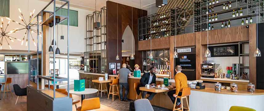 Holiday Inn Winchester - Lobby Bar