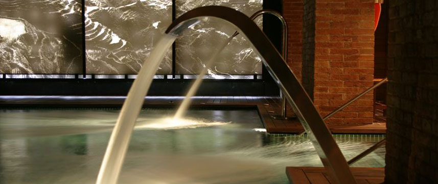 Hotel 1898 - Experience Showers