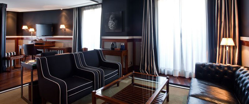 Hotel 1898 - TV Lounge