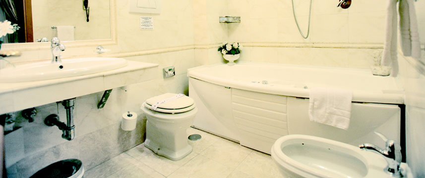 Hotel 2000 Roma - Bathroom