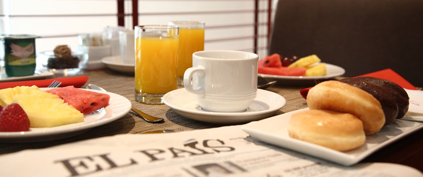 Hotel America Barcelona - Breakfast Table