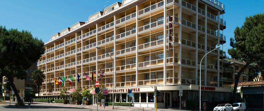 Hotel American Palace Outside