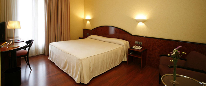 Hotel Caledonian - Double Bedroom