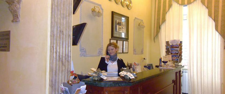 Hotel Cambridge - Reception Area