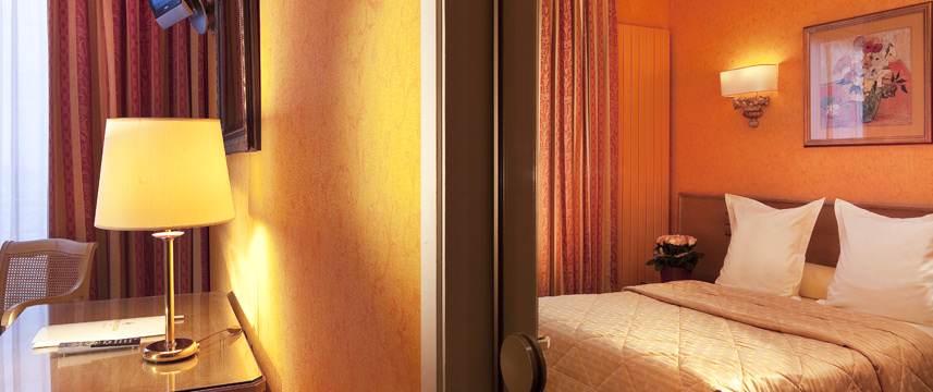 Hotel Cecilia - Bedroom