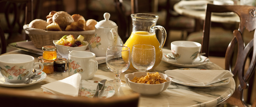 Hotel Cecilia - Breakfast