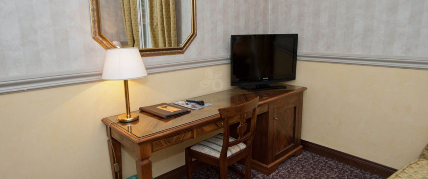 Hotel Condotti - Desk