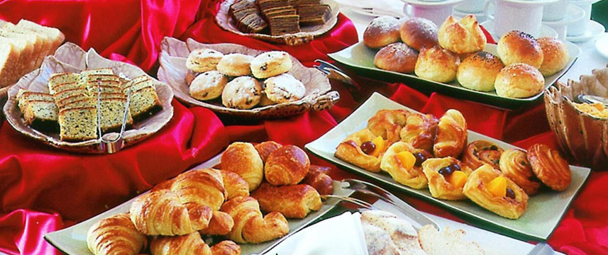 Hotel Contilia - Breakfast