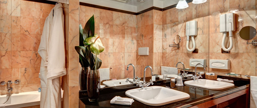 Hotel Delle Nazioni - Junior Suite Bathroom