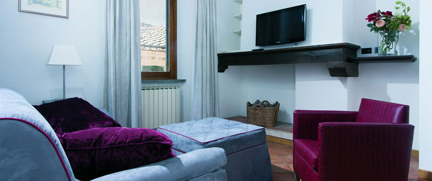 Hotel Duca DAlba Bedroom Seating