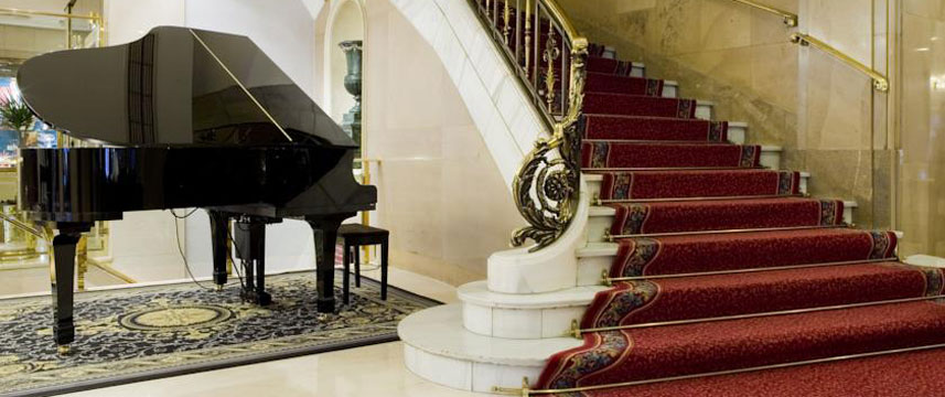 Hotel Emperador - Stairway