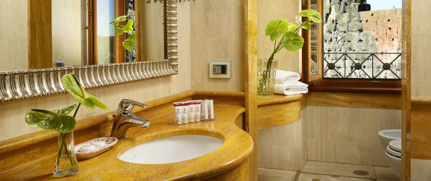 Hotel Forum Bathroom