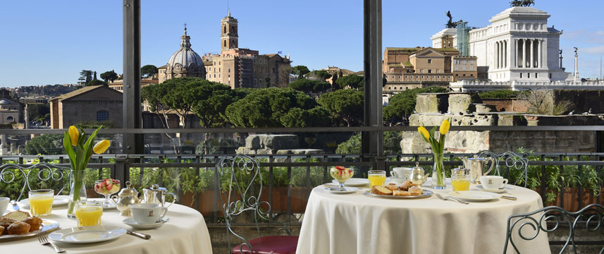 Hotel Forum Breakfast