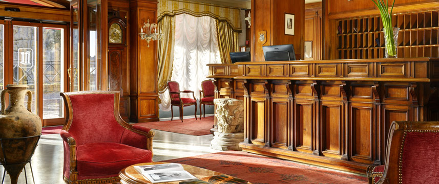 Hotel Forum Reception