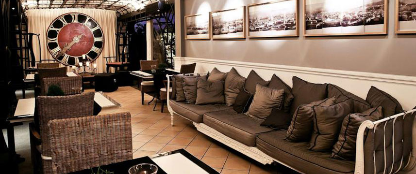 Hotel Isa - Seating