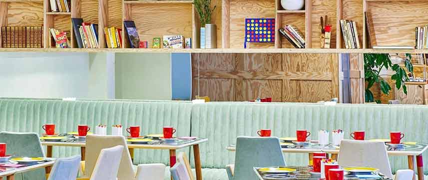 Hotel Joke - Breakfast Tables