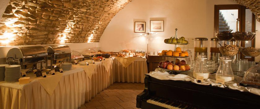 Hotel Leonardo Prague - Buffet Breakfast