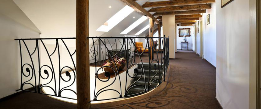 Hotel Leonardo Prague - Hallway