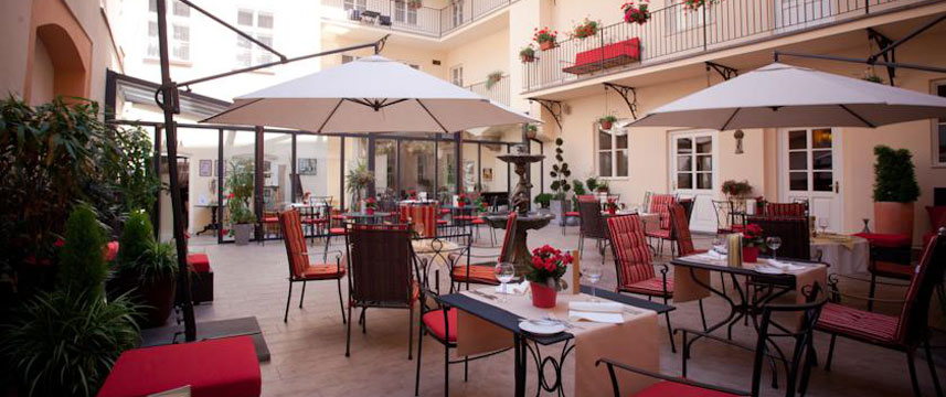Hotel Leonardo Prague - Outside Dining