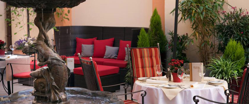 Hotel Leonardo Prague - Outside Seating