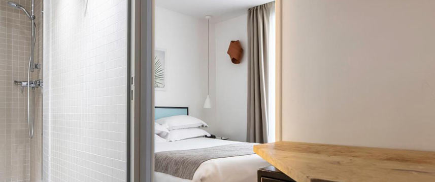 Hotel Palm - Guest Room